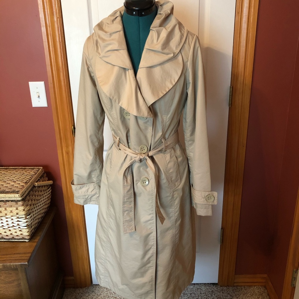 Ruffle collar trench coat